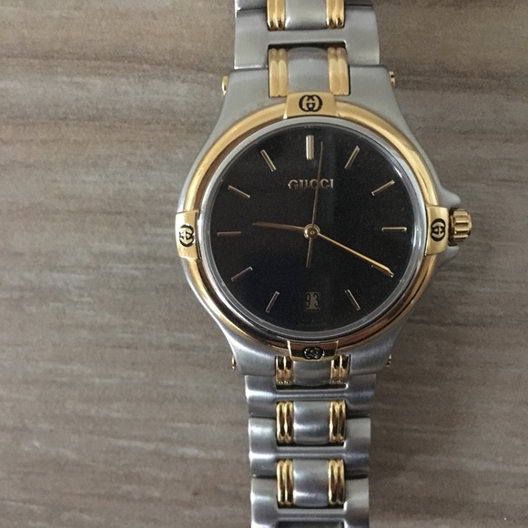 Gucci Accessories - Gucci 9040m Watch